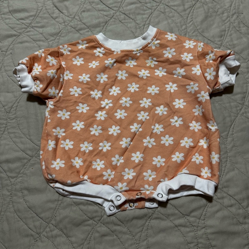 FOREVER FRENCH Light orange bubble romper
